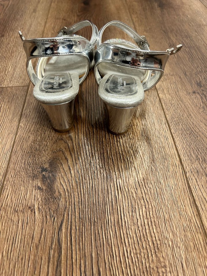 Çocuk topuklu ayakkabı - Görsel 3