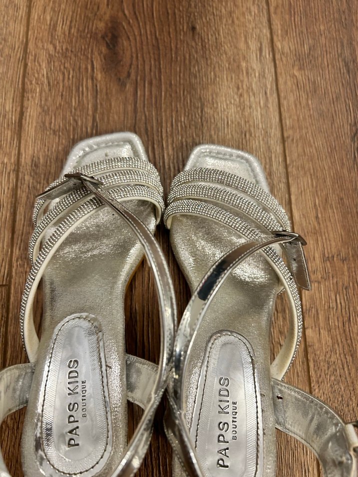 Çocuk topuklu ayakkabı - Görsel 2