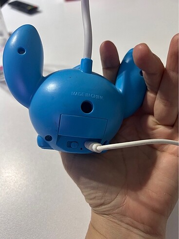  Beden mavi Renk Stitch kalemtraşlı masa lambası