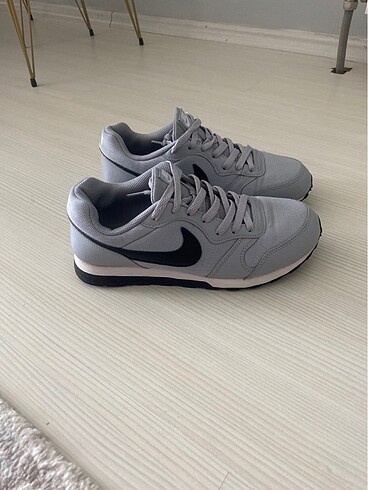 Veterinerden orijinal ayakkabı :)Nike Md Runner 2 kadın
