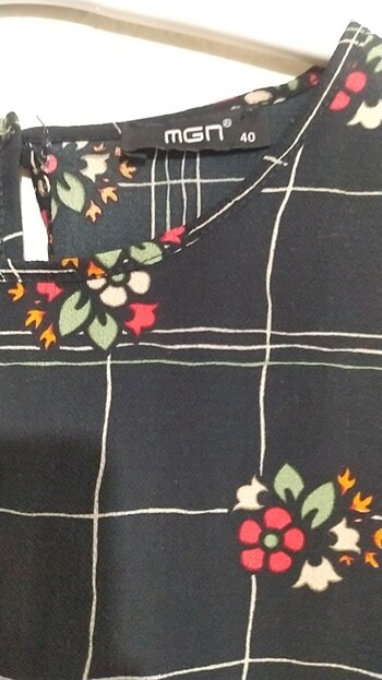 Çiçek desenli bluz - Görsel 2