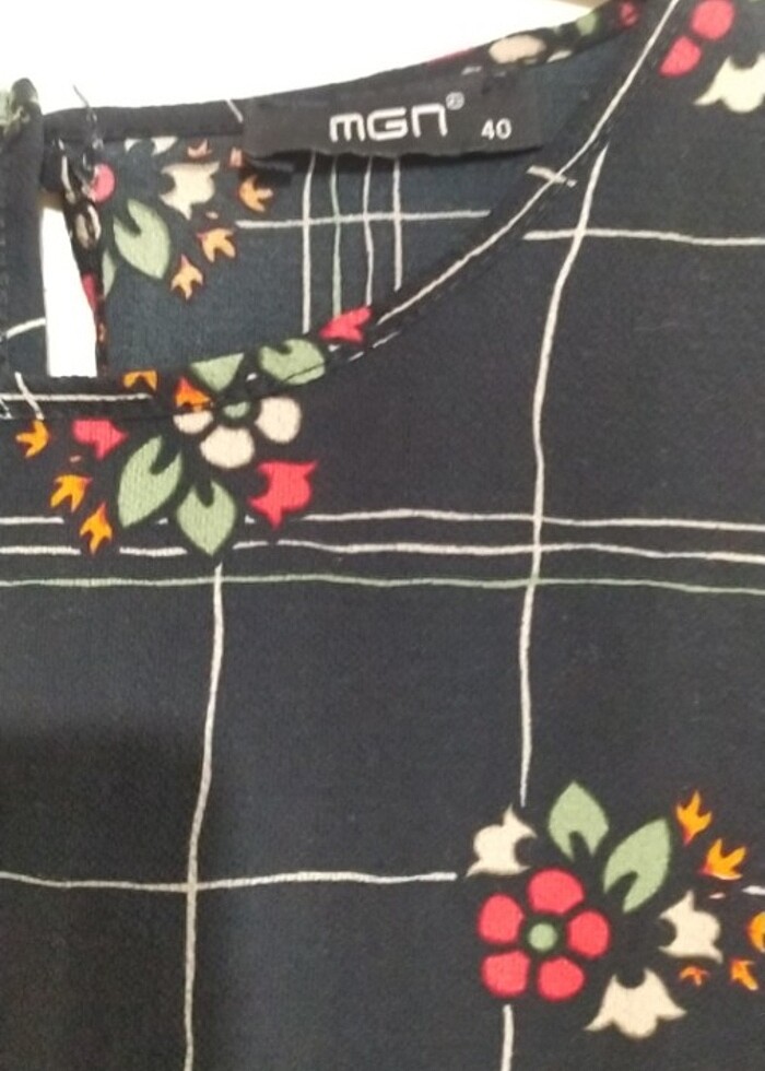 Çiçek desenli bluz - Görsel 2