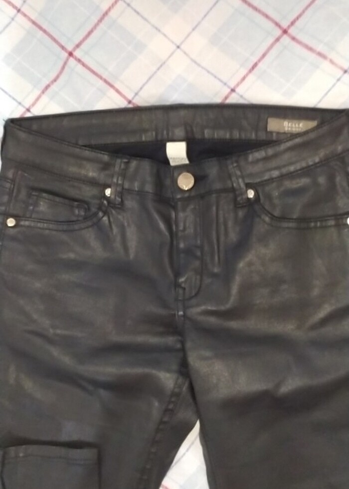 Siyah parlak mumlama pantolon - Görsel 2