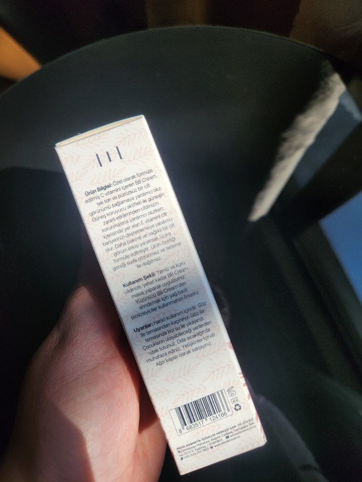 Skinsensual SPF50+ Açık Ton BB Krem - Görsel 3