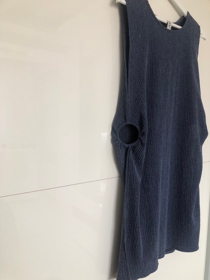 Gri Kadın Kolsuz Triko Süveter - Görsel 3