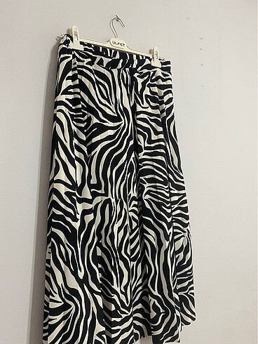 Zebra desenli etek