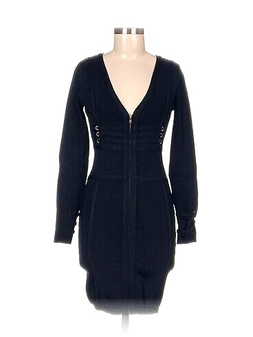 Guess Kısa Elbise %70 İndirimli.