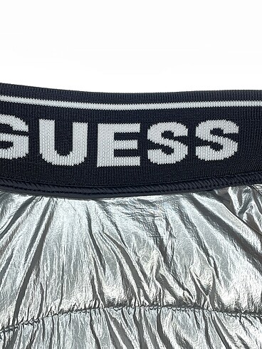 s Beden çeşitli Renk Guess Mont %70 İndirimli.