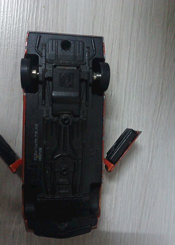 Koyu Kırmızı Oyuncak Araba - Görsel 3