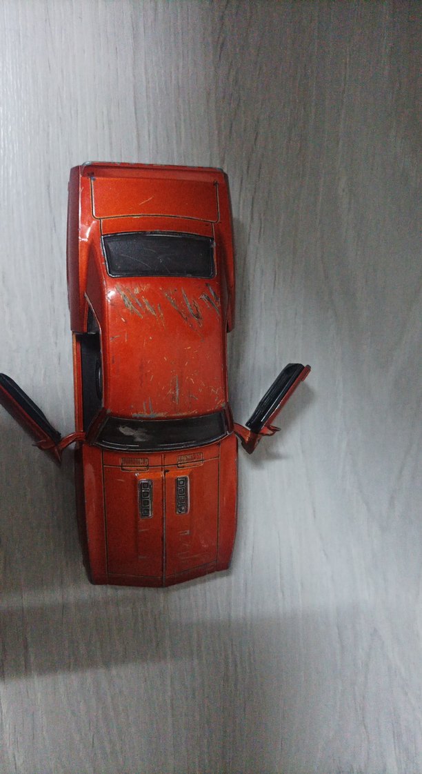 Koyu Kırmızı Oyuncak Araba - Görsel 2