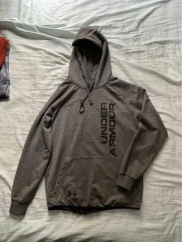 Under Armour Sweatshirt