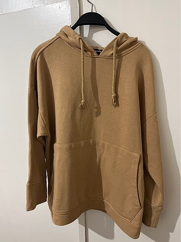 kapüşonlu sweatshirt