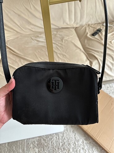 Tommy Hilfiger Yan Çanta