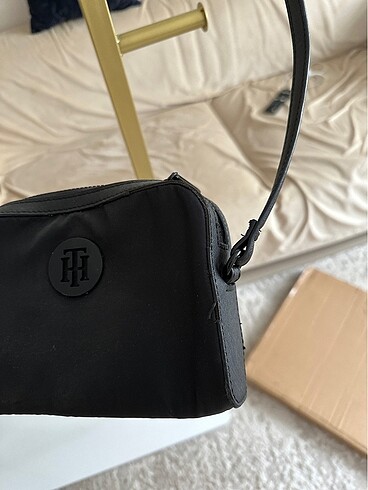 Beden Tommy Hilfiger Yan Çanta
