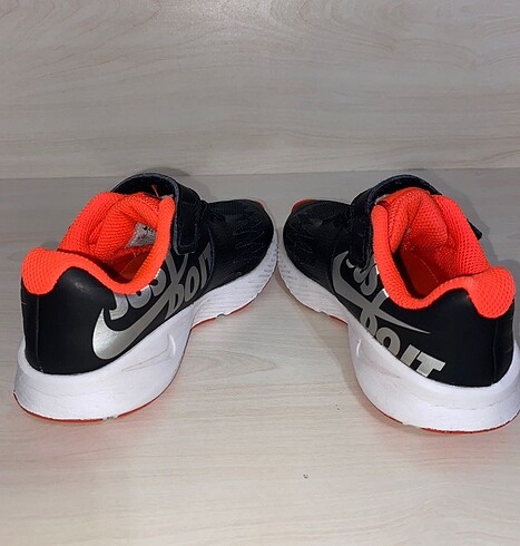 27 Beden siyah Renk Nike Çocuk Ayakkabısı