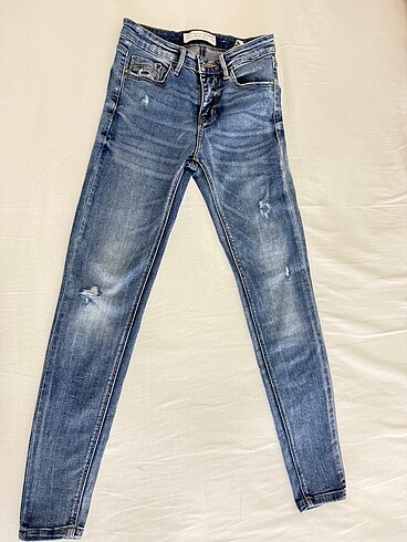 34 Beden mavi Renk Stradivarius 34beden jean