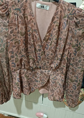 Desenli Bohem V Yakalı Bluz - Görsel 2