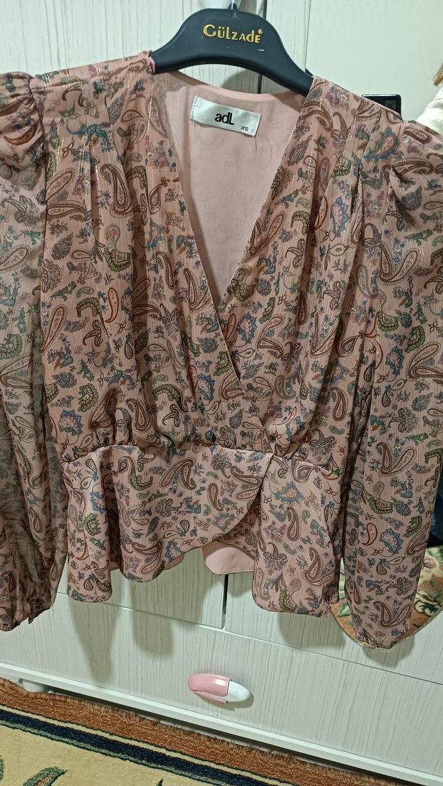 Desenli Bohem V Yakalı Bluz - Görsel 2