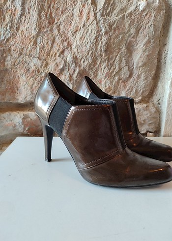 Kahverengi Deri Stiletto Topuklu Kadın Bot