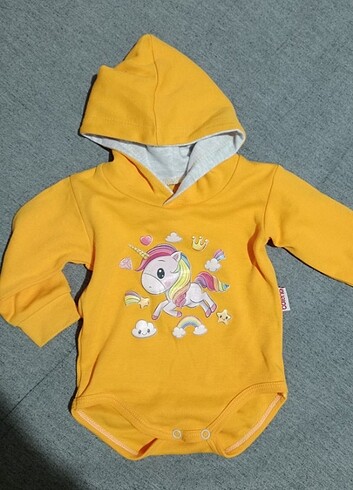 Bebek kapüşonlu body