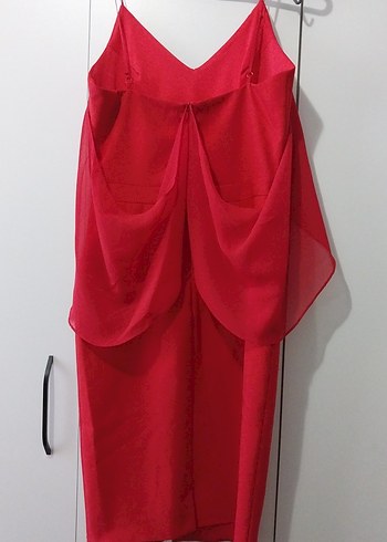 kırmızı elbise - Görsel 3