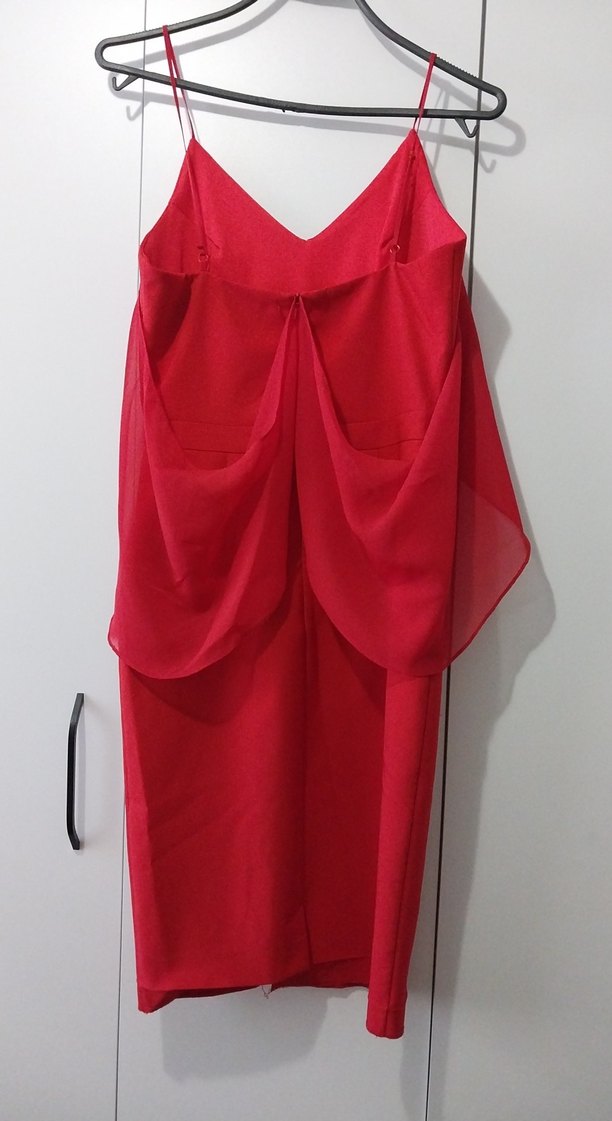 kırmızı elbise - Görsel 3