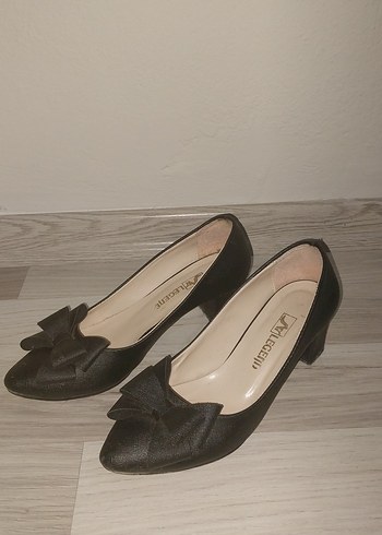 Siyah Topuklu Ayakkabı - Görsel 3