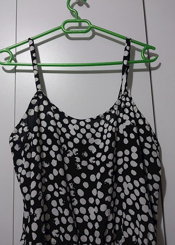 Siyah Beyaz Puantiyeli Askılı Tulum - Görsel 3