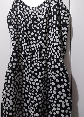 Siyah Beyaz Puantiyeli Askılı Tulum - Görsel 4