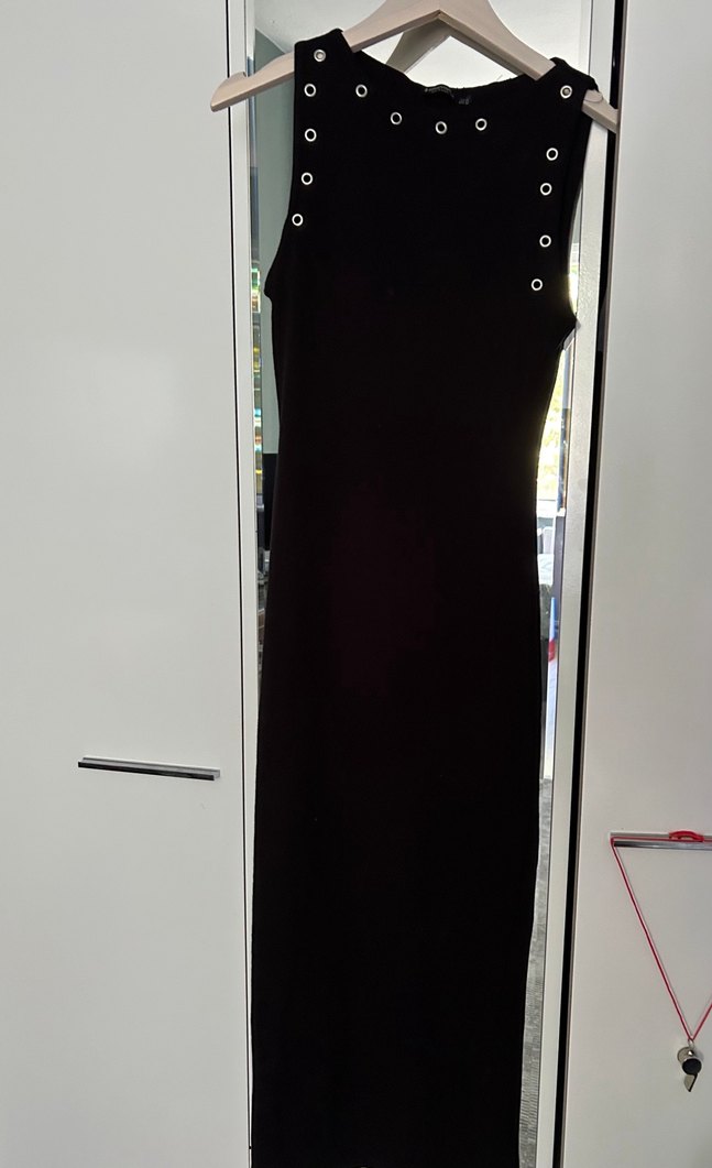 Düğmeli Siyah Kolsuz Triko Elbise - Görsel 2