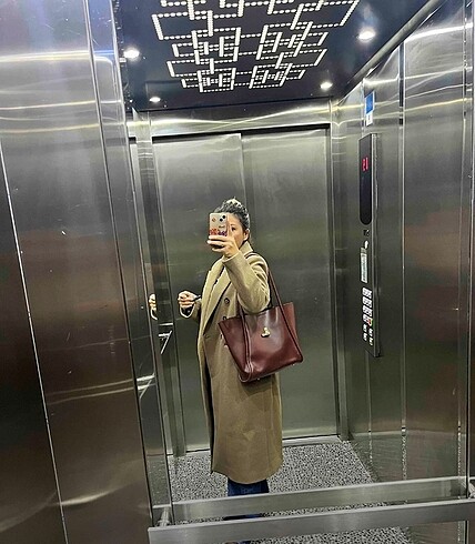 Acı Kahverengi Metal Toka Detaylı Omuz Çantası