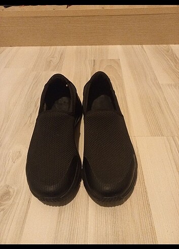 37 Beden Skechers spor ayakkabı