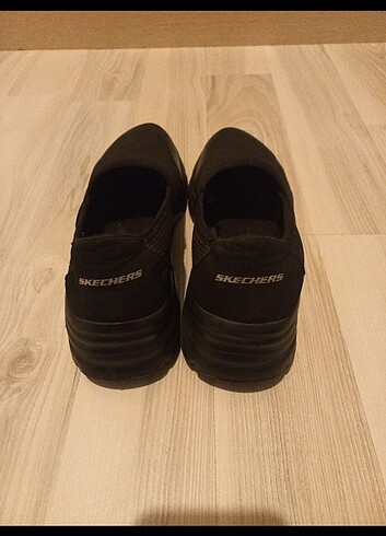 37 Beden siyah Renk Skechers spor ayakkabı