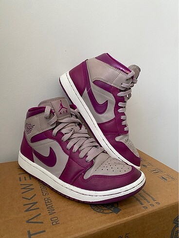 Orijinal Jordan Wmns Air 1 Mid