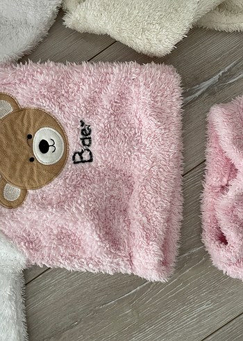 Kapüşonlu Beyaz Kürklü Bebek Tulumu - Görsel 2