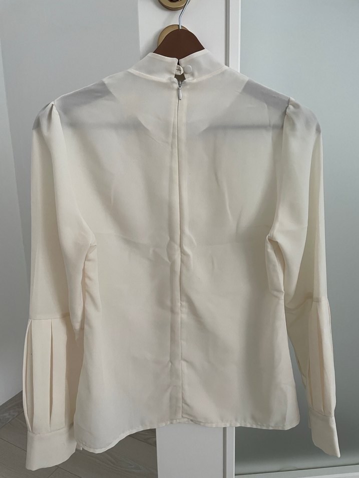 Düğmeli Beyaz Uzun Kollu Kadın Gömlek - Görsel 3