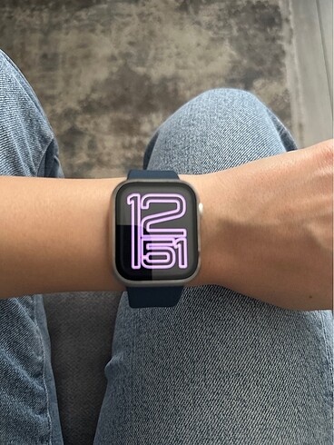 Apple Saat koruyucu ve şarj kablosu
