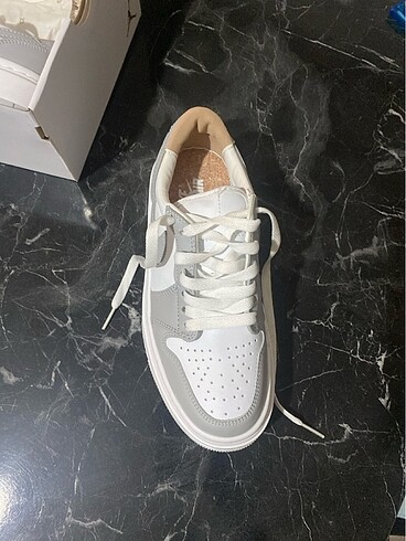 Nike air jordan 1 low gri