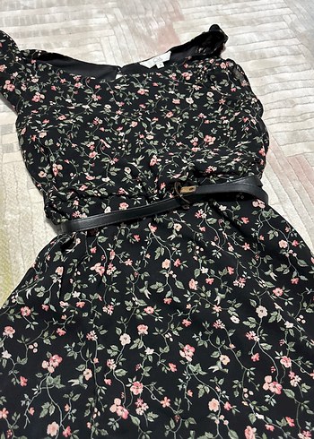 Çiçek Desenli Siyah Midi Elbise - Görsel 2