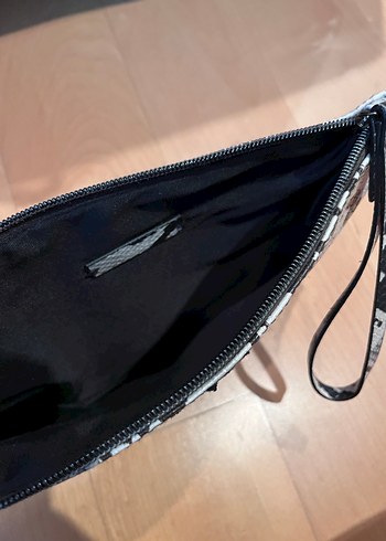 Gri Yılan Derisi Desenli Deri Kadın Clutch - Görsel 3