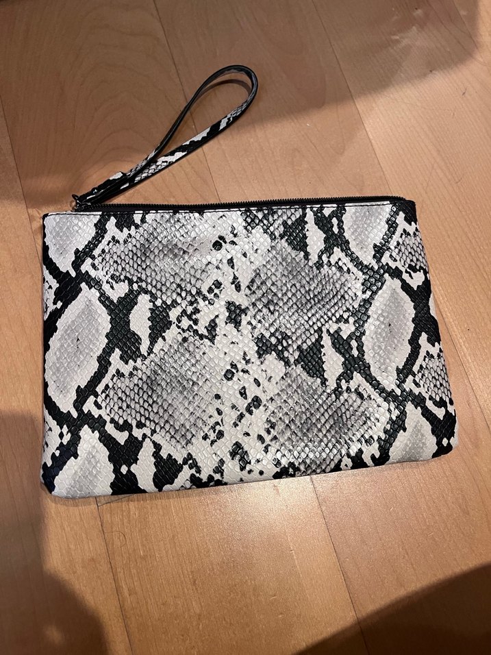 Gri Yılan Derisi Desenli Deri Kadın Clutch - Görsel 2