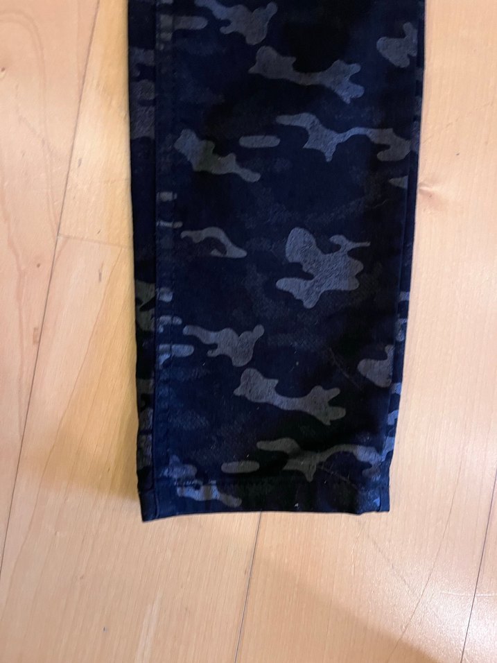 Kadın siyah Kamuflaj Desenli Kot Pantolon - Görsel 4