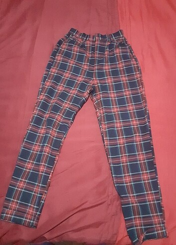 Bershka Kırmızı kareli pantolon