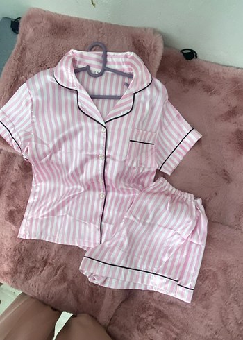 Pembe Çizgili Kısa Kollu Kadın Pijama Takımı