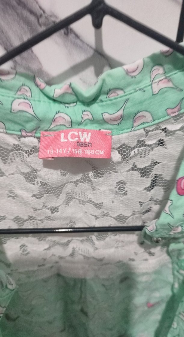 Düğmeli V Yaka Yeşil Kadın Bluz - Görsel 2