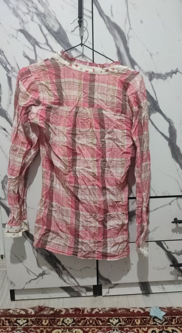 Düğmeli Uzun Kollu Pembe Bağlama Desenli Gömlek - Görsel 3