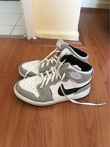Nike Gri spor ayakkabısı