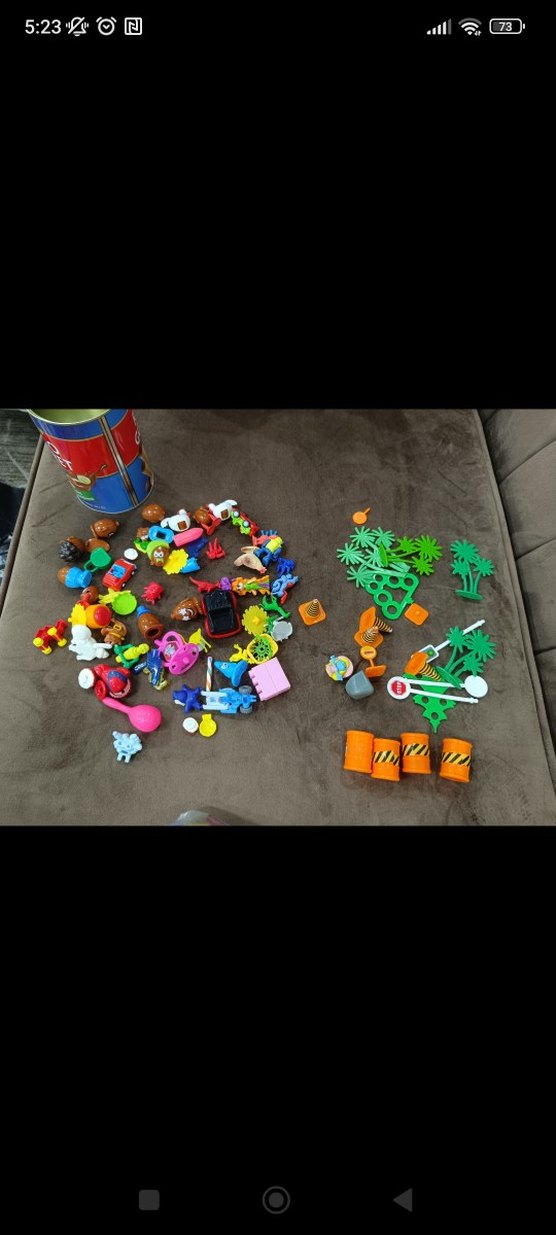 Renkli Çeşitli Oyuncak Seti - Görsel 2