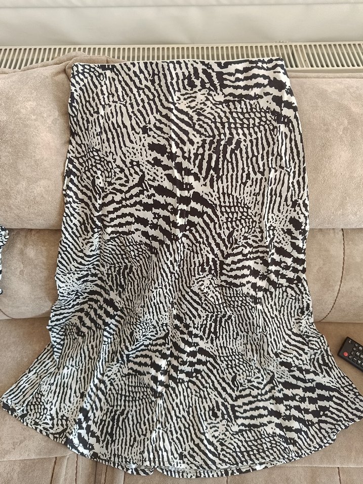 quzu s beden saten crop midi etek takim - Görsel 2