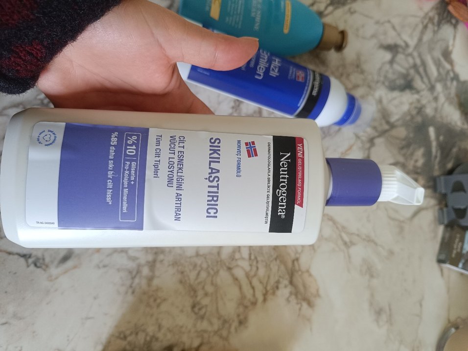 Neutrogena 6 li  Vücut Bakım Seti - Görsel 2